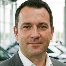 Un responsable commercial en concession automobile